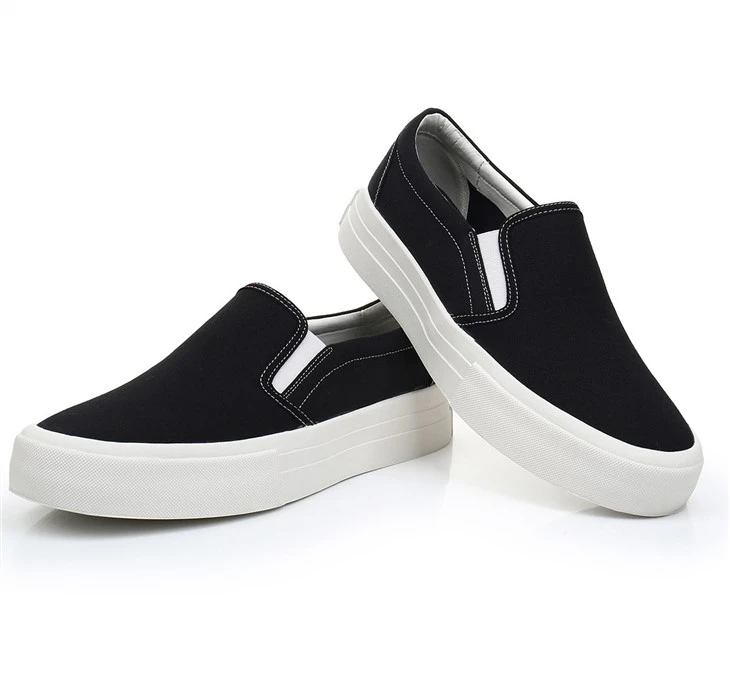 OEM Slip On Style Plain White and Black Canvas Sneakers Walking Style Shoes