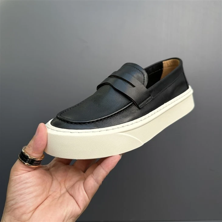 Trendy Men's Leather Sneakers